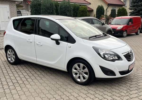 Opel Meriva cena 23900 przebieg: 148000, rok produkcji 2012 z Górzno małe 211